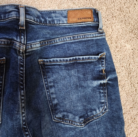 Express - Picture 3 of 3